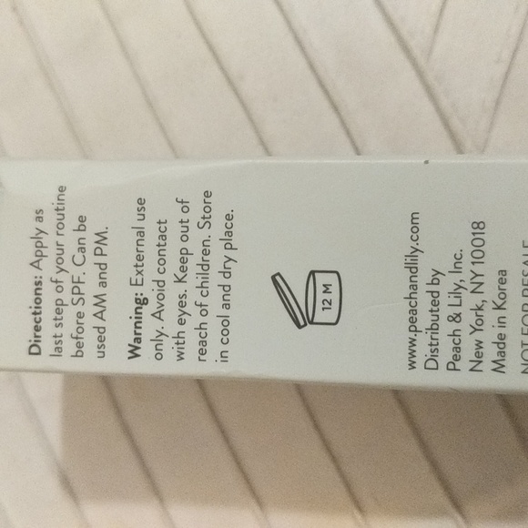 Oil Free Moisturizer - Picture 2 of 4